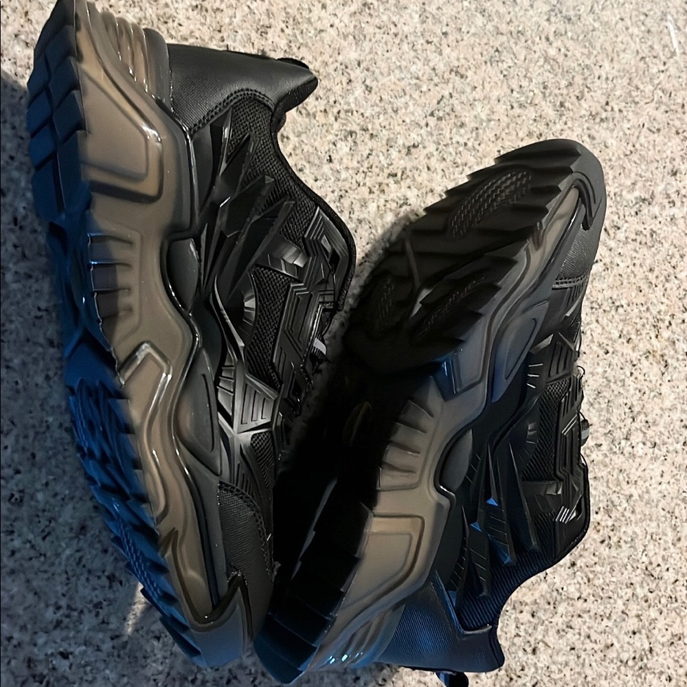 men's black and tan chunky sneakers from shein. size men's 10.5.